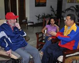 Fraterno encuentro entre Fidel y Chávez