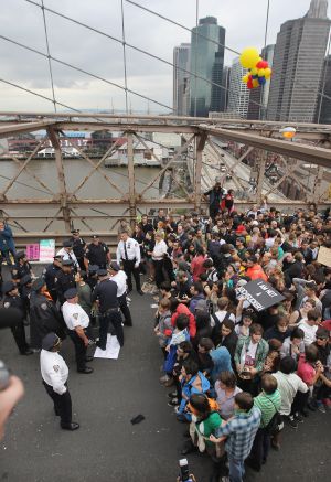 Indignados toman Puente de Brooklyn en Nueva York: cientos detenidos