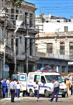 Cuatro muertos y seis heridos en derrumbe de edificio en La Habana (+ Foto y Video